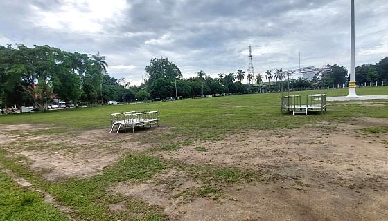 Lapangan Depan Kantor Gubernur