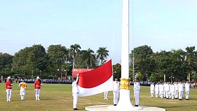Lapangan Depan Kantor Gubernur
